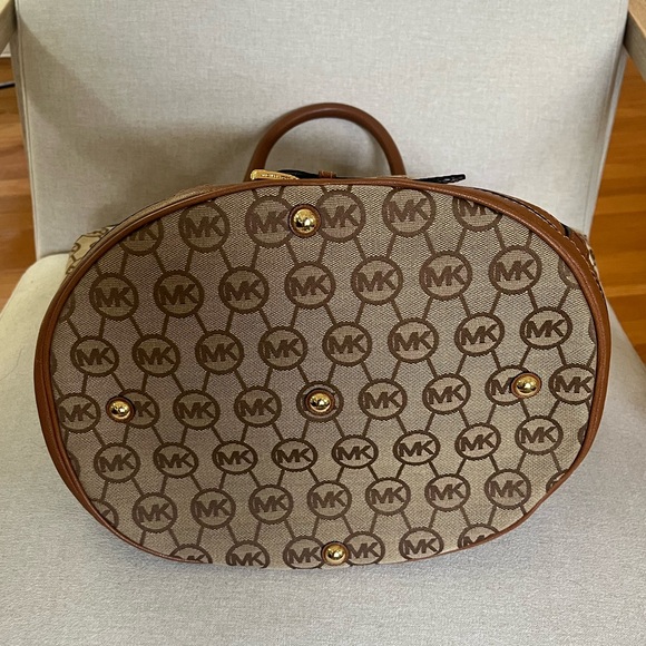 SOLD - Picture 3 of 7